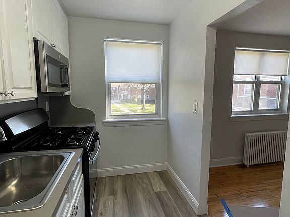4th image of 61-47 Cloverdale Blvd #A