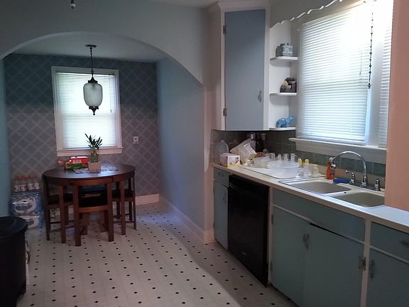 Kitchen before refurbishment.
