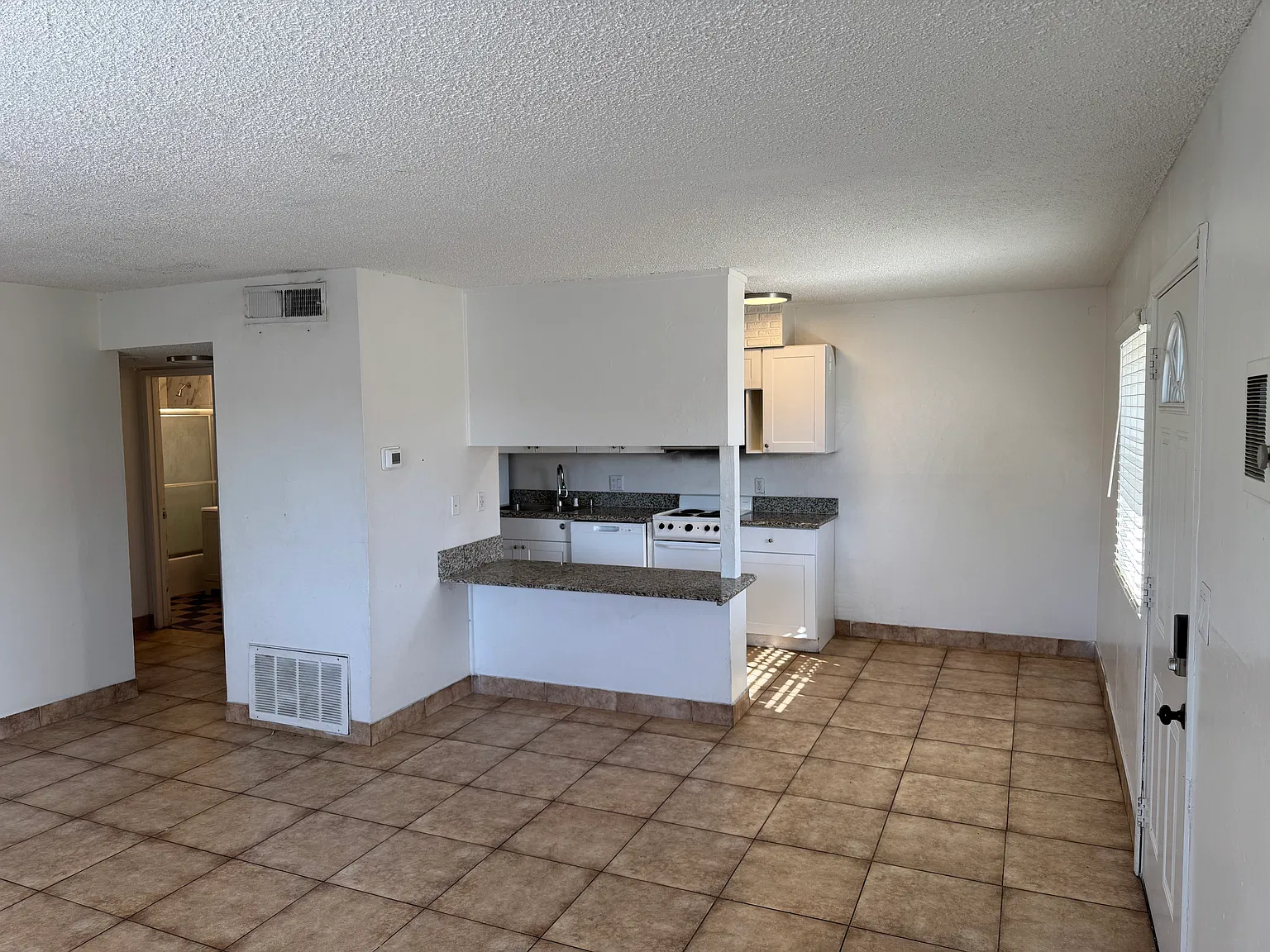 1 bed, 630 sqft, $1,175 — Photo 4