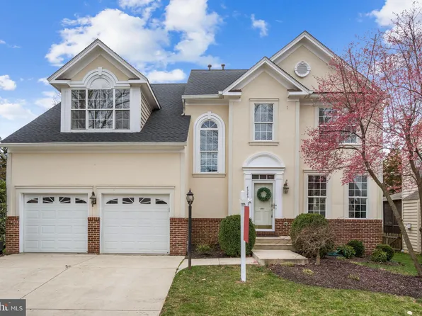 43231 Chase St, Chantilly, VA 20152