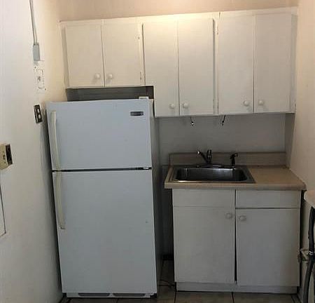 3rd image of 1101 N Federal Hwy APT 4