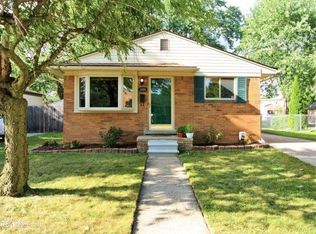 22221 Gordon Rd, Saint Clair Shores, MI 48081
