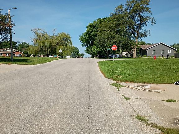 4th image of 223 SW 6th St