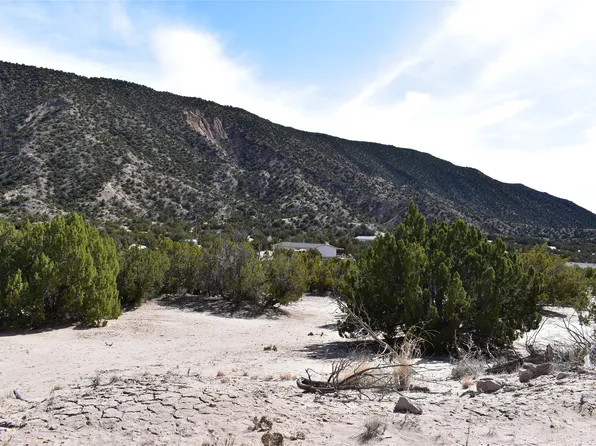 2 Juniper Rd, Ojo Caliente, NM 87549