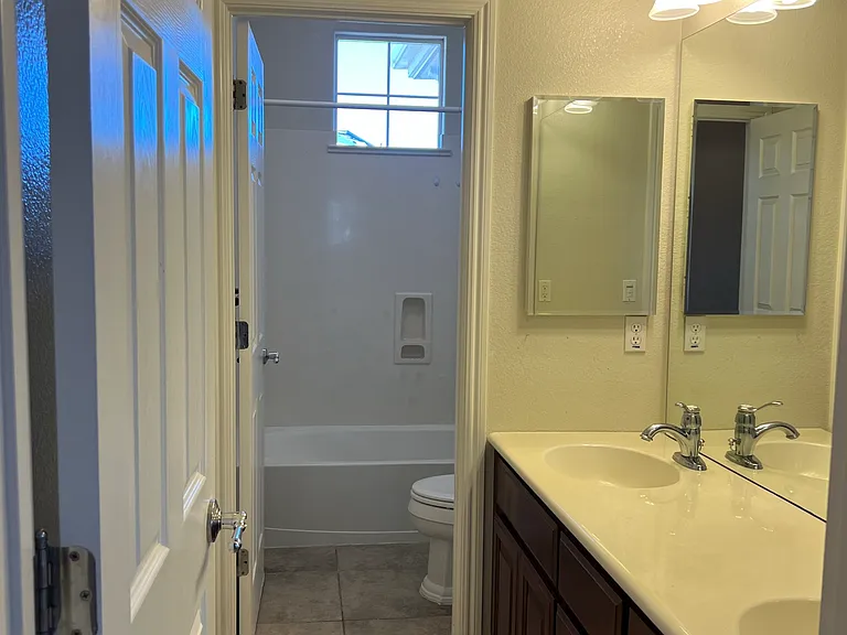 188 W Charlene Ct — Photo 30