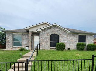 1100 Cedarcrest Dr, Mesquite, TX 75149