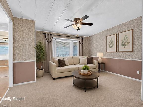 3rd image of 3033 Townline Rd #317
