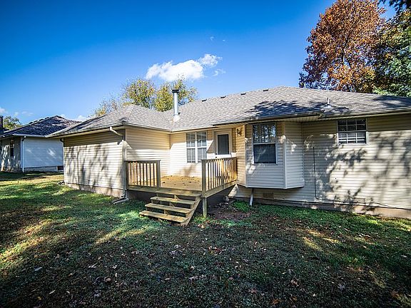 4th image of 135 Richmond Heights Blvd