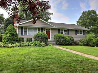 71 Inwood Rd, Trumbull, CT 06611