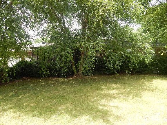 3rd image of 325 Highfield Dr