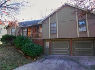 521 NW 66th St, Kansas City, MO 64118