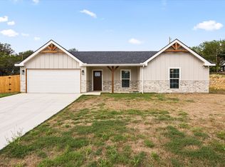 1706 Broken Bow Rd, Granbury, TX 76048