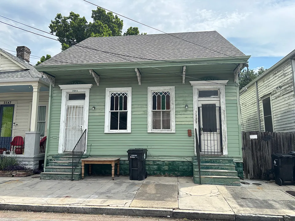 2539 Dumaine St