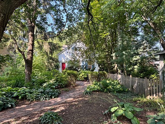 2nd image of 1240 Wesley Ave