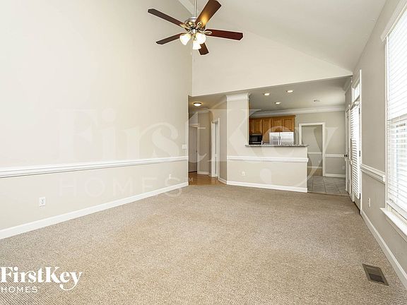 3rd image of 307 Lucas Park Dr