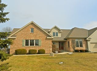 10926 N Essex Dr, Mequon, WI 53092