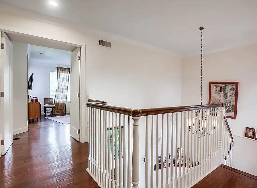 3 bed, 2174 sqft, $8,750 — Photo 2