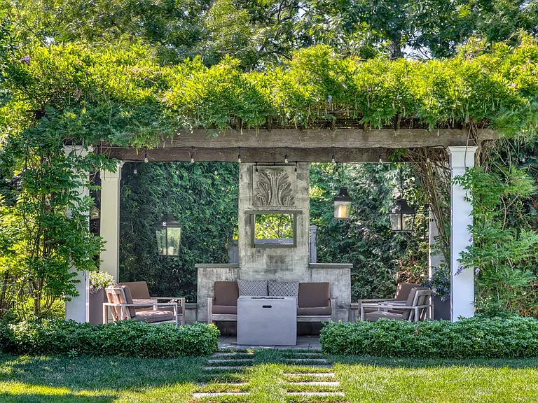 20 Burkeshire Drive Ext — Photo 36