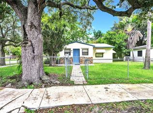 2547 Roosevelt St, Hollywood, FL 33020