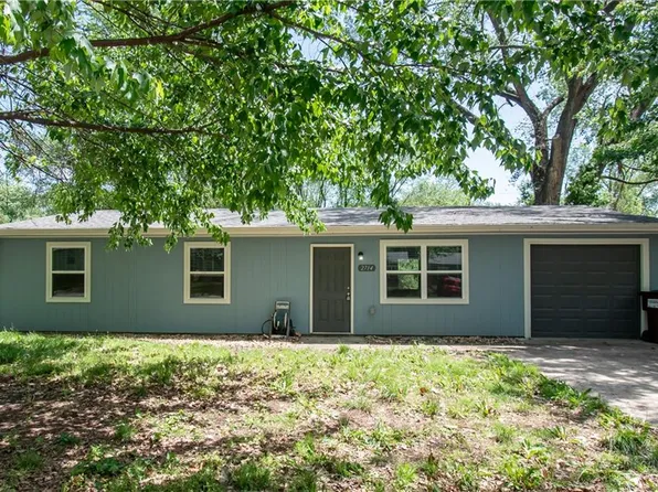 2714 Ponderosa Dr, Lawrence, KS 66046