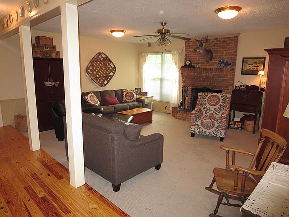 3rd image of 2605 Carmon Dr