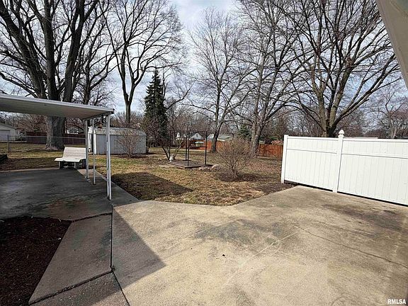 5th image of 929 Goltra Ave