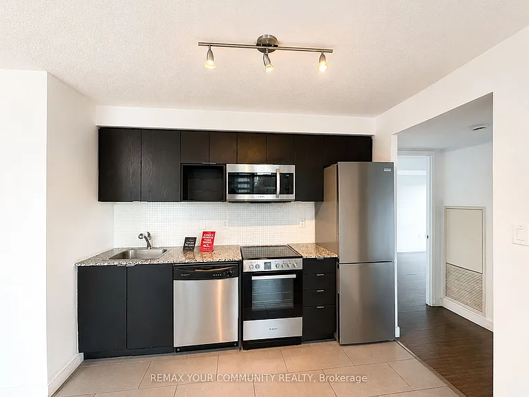 15 Fort York Blvd #1103 — Photo 6