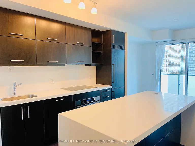 1080 Bay St #2311 — Photo 5