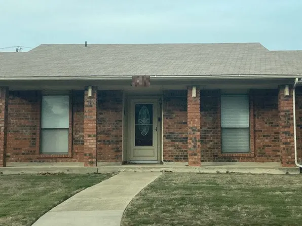 3465 Livingston Ln, Carrollton, TX 75007