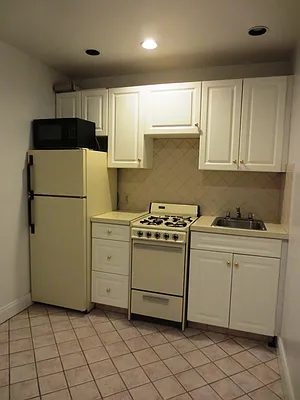 Rented by Waverly Realty Associates | media 33