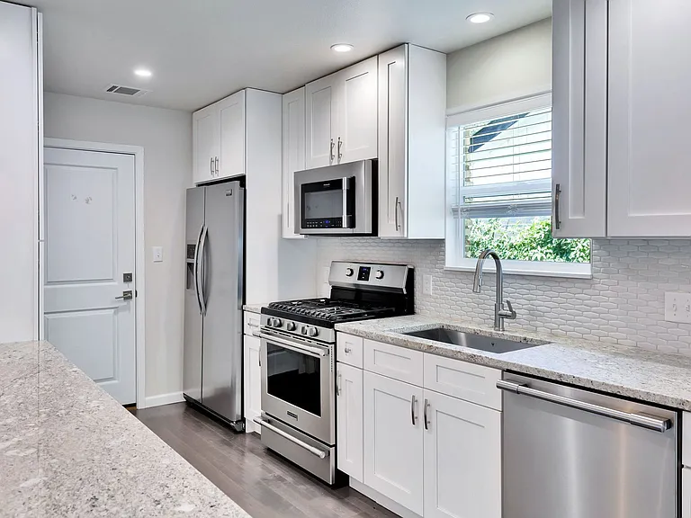 2815 Inridge Dr — Photo 4