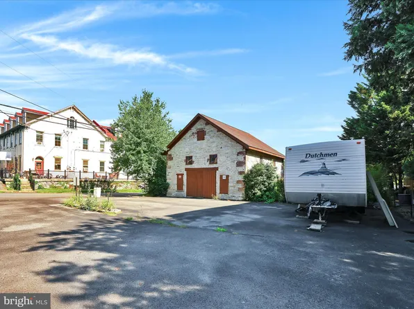 67 W Main St, Lebanon, PA 17042