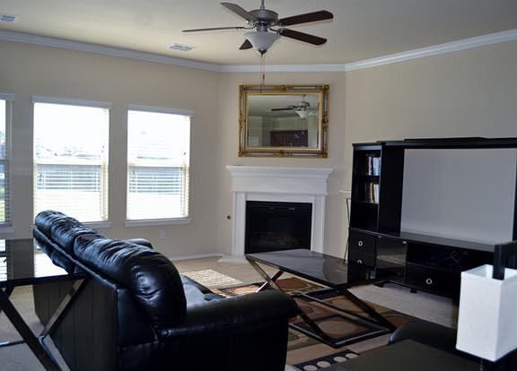 3rd image of 324 Coral Vine Ln