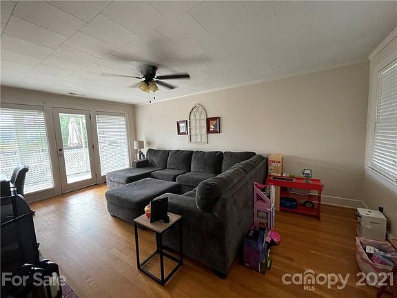 5th image of 208 Lower Creek Dr NE
