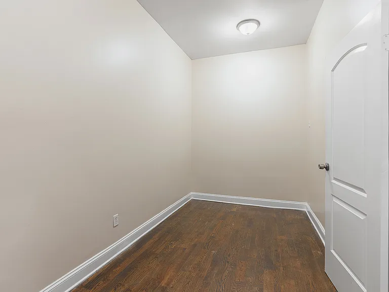 1955 W Chicago Ave #2R — Photo 14