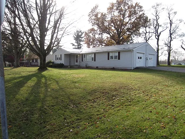 100 Hilltop Rd photo 1