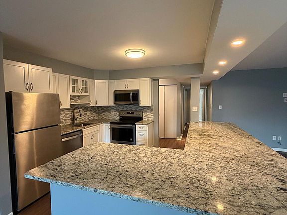 3rd image of 117 Castletown Rd Unit 302
