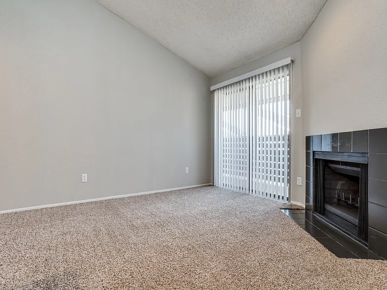 Hudson Apartments — Photo 7