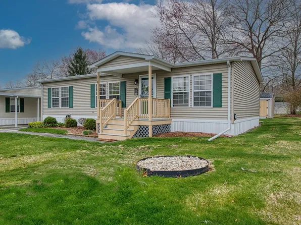 50 Highland St #178, Taunton, MA 02780