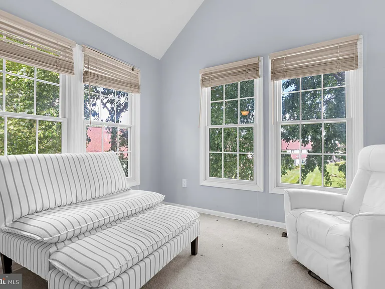 41 Queen Catherine Ct #A — Photo 31