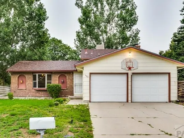 122 Regency Blvd, Pueblo, CO 81005