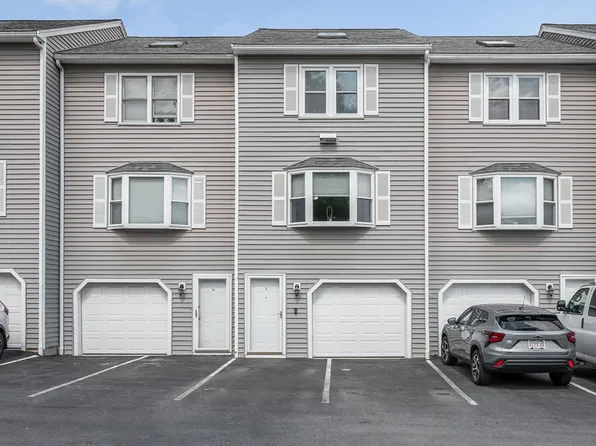 95 Tennis Plaza Rd Unit 7, Dracut, MA 01826