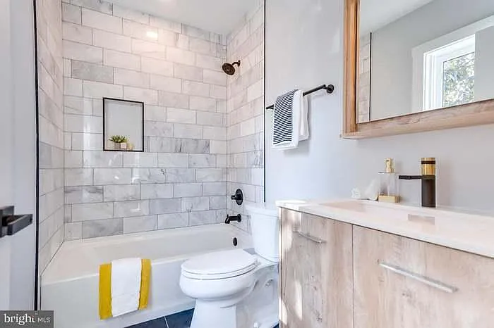 6914 Willow St NW #2 — Photo 8