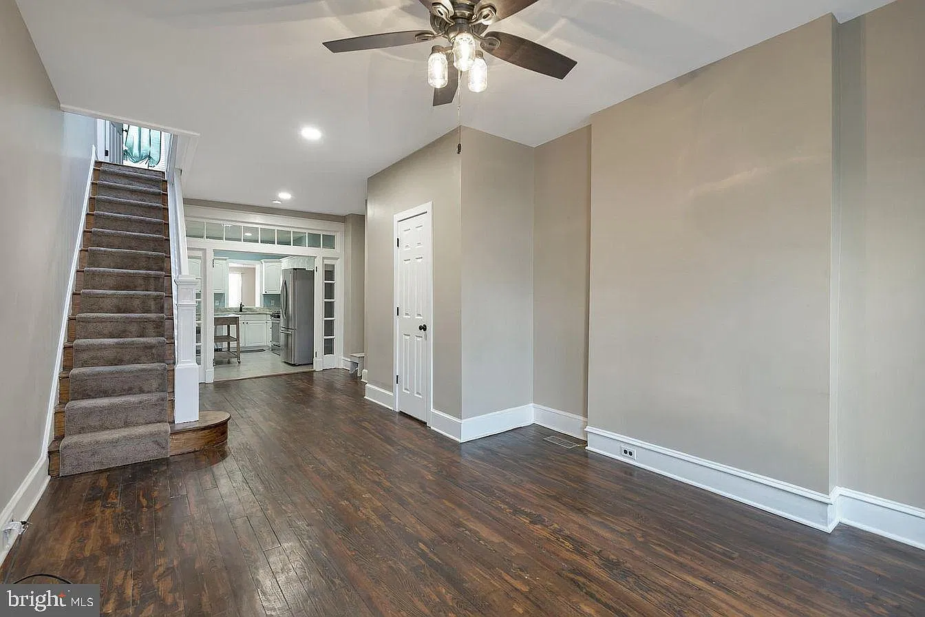 2 bed, 1.5 bath, 1128 sqft, $2,400 — Photo 4