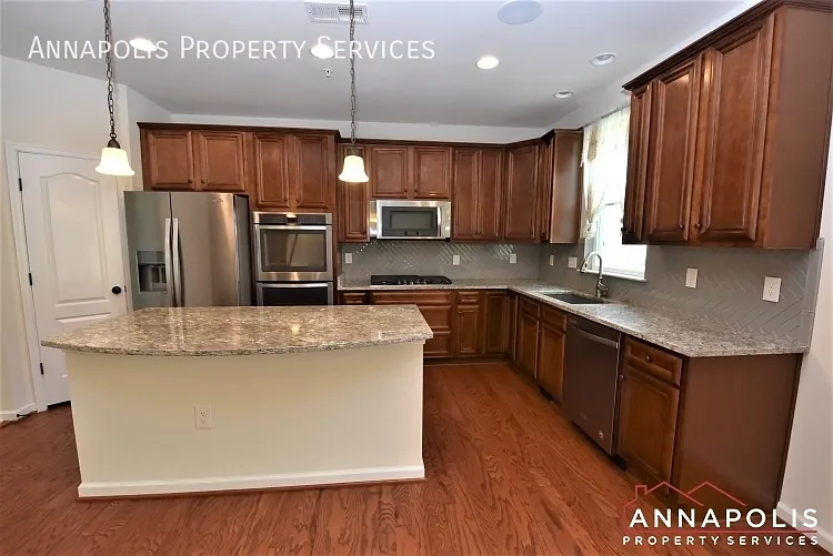 7946 Monrovia Dr — Photo 3