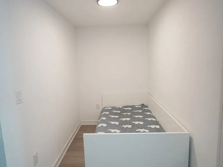 11 Wellesley St W #1703 — Photo 10