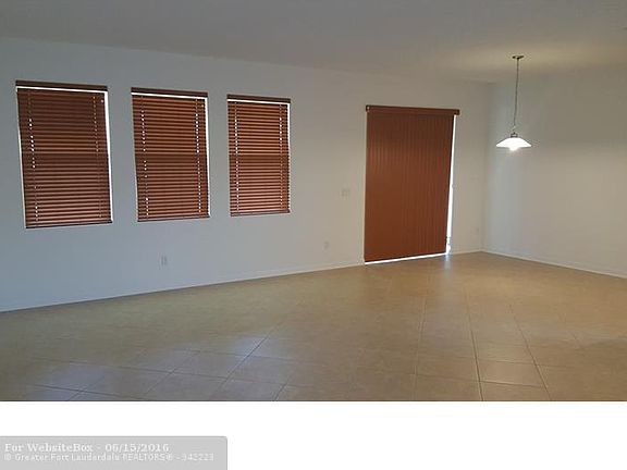 4th image of 2611 Limerick Cir