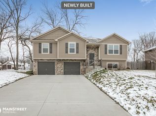 500 Fall Meadow Ln, Belton, MO 64012