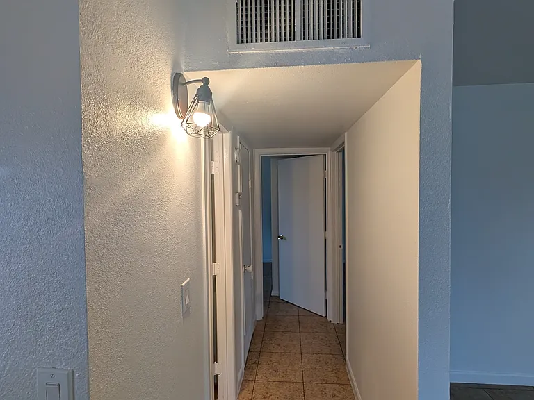 6728 N 62nd Ave #4 — Photo 4