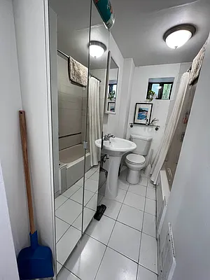 Rented by Delmark Realty LLC | media 59